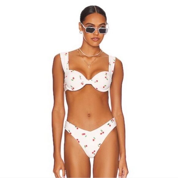 NWT 🍒 WEWOREWHAT Low Rise Bikini Bottoms Cherries White/Red - Picture 2 of 10